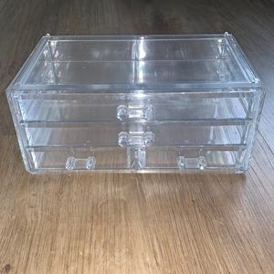 Cosmetic/jewelry organizer clear acrylic